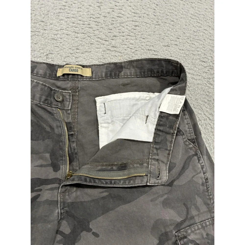 Wrangler Pants Mens 36x30 Gray Camo Cargo Utility Relaxed Fit Workwear